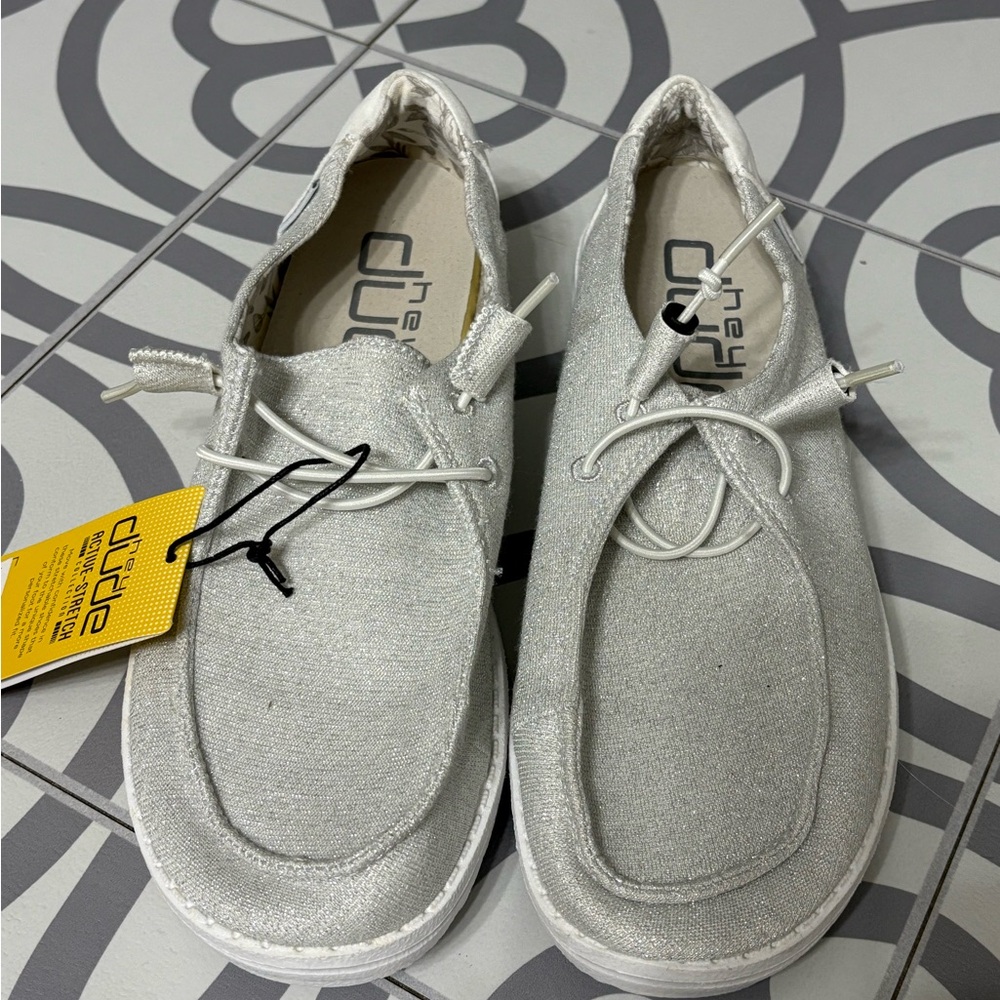 NWT Women’s 7 Hey Dude Wendy Sparkle